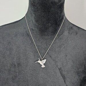❤️Pewter Silver Tone Hummingbird Pendant And Necklace